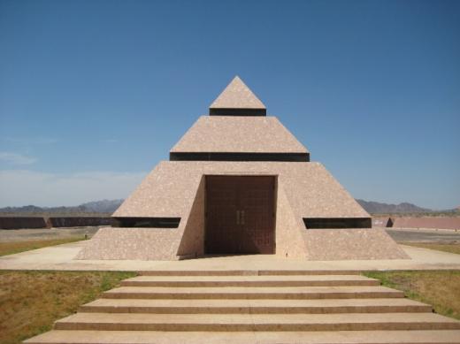 The Centre of the World pyramid, Felicity, CA